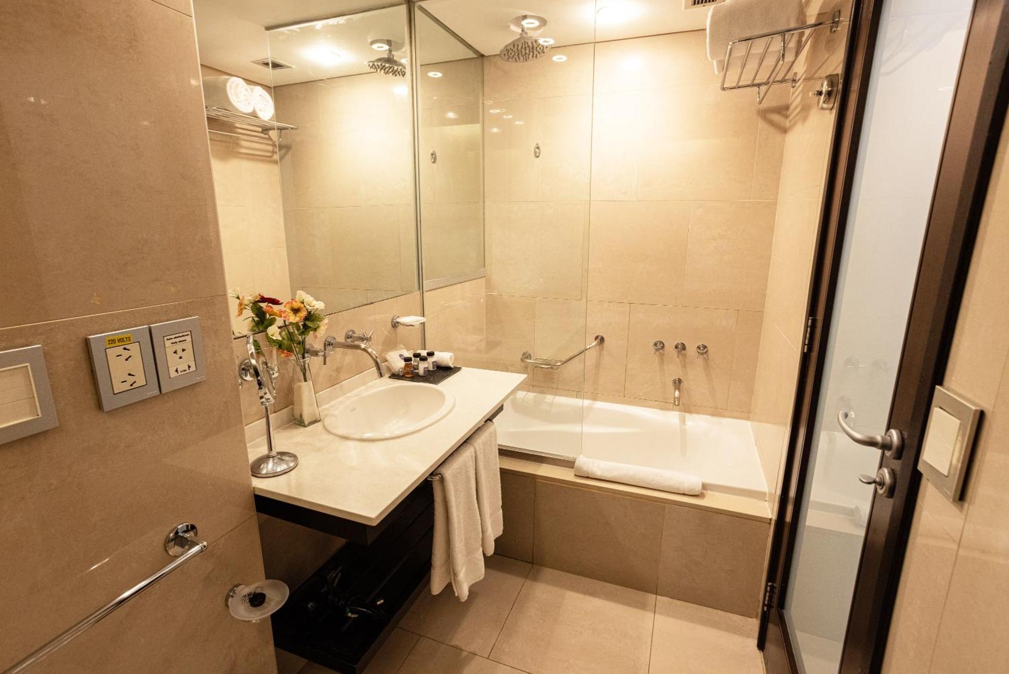 Libertador Hotel Buenos Aires Extérieur photo Bathroom
